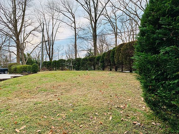 4th image of 1701 Vineyard Trl