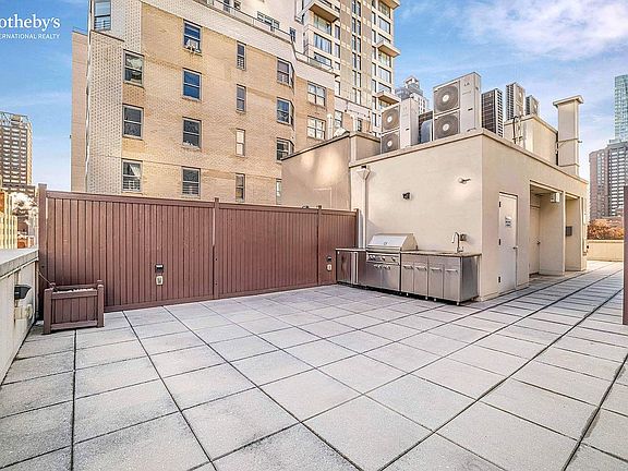 4th image of 230 E 63rd St #Penthouse