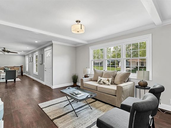 4th image of 1493 Kew Gardens Dr