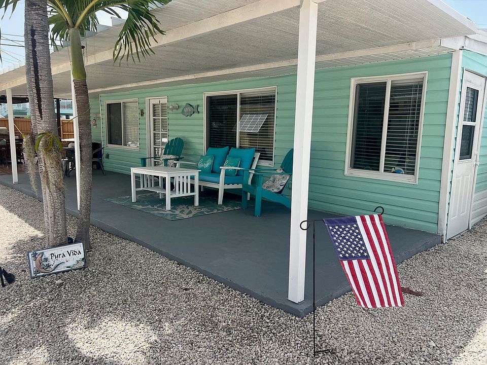 Outdoor cover patio with sitting area