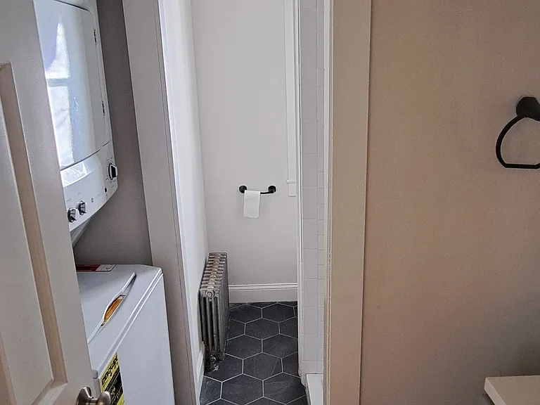 360 Elm St #1 — Photo 19