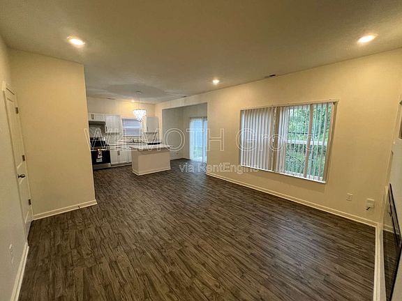 4th image of 10905 Penwell Way
