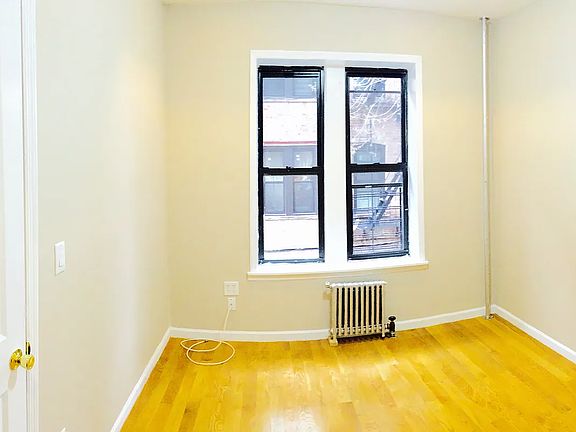3rd image of 117 Jefferson Ave APT 10