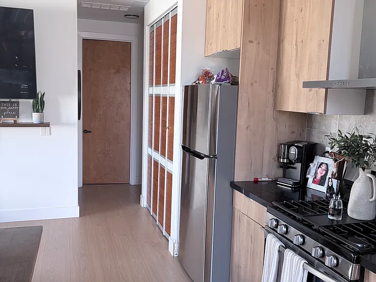 2472 Desire Ave — Photo 7
