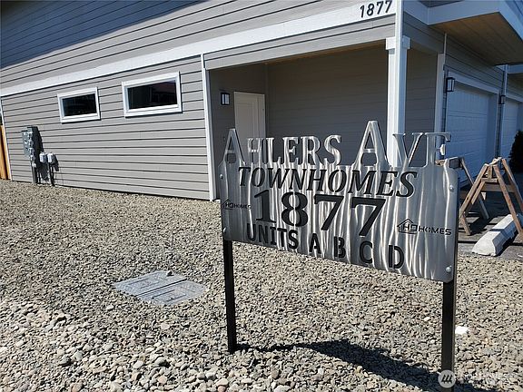 2nd image of 1877 Ahlers Avenue