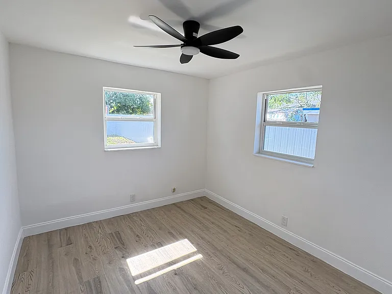 2572 NW 20th St #A — Photo 26