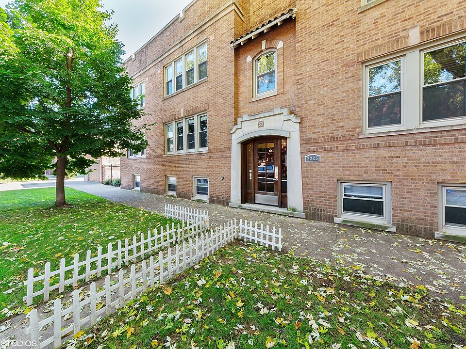 1st image of 2225 W Waveland Ave APT 2E