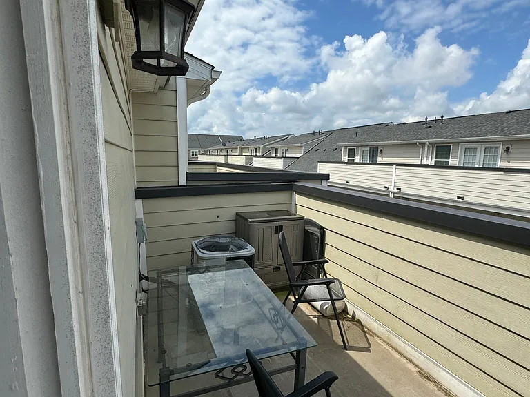 13679 Neil Armstrong Ave — Photo 19