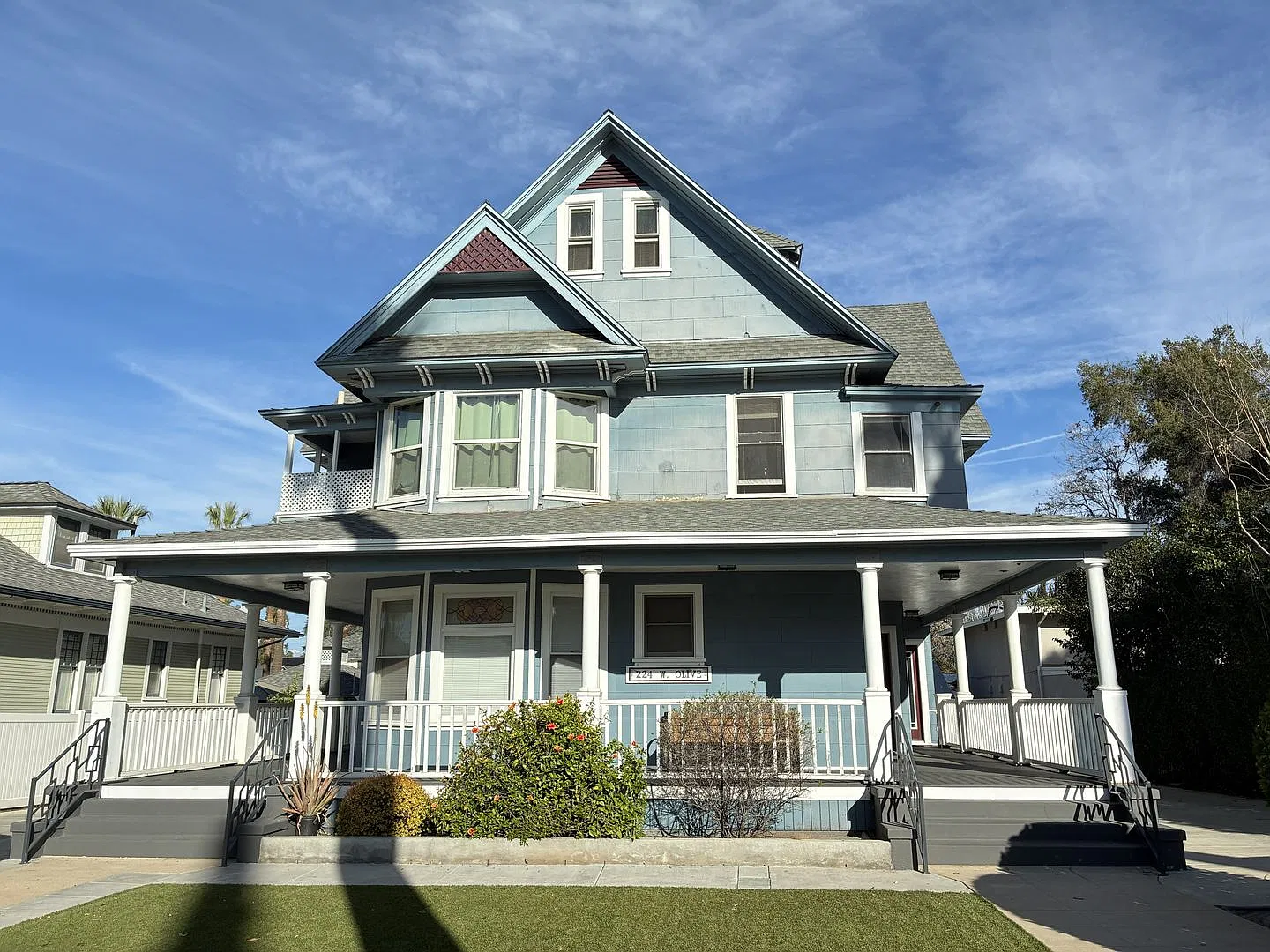 Desirable Downtown Redlands — Photo 2