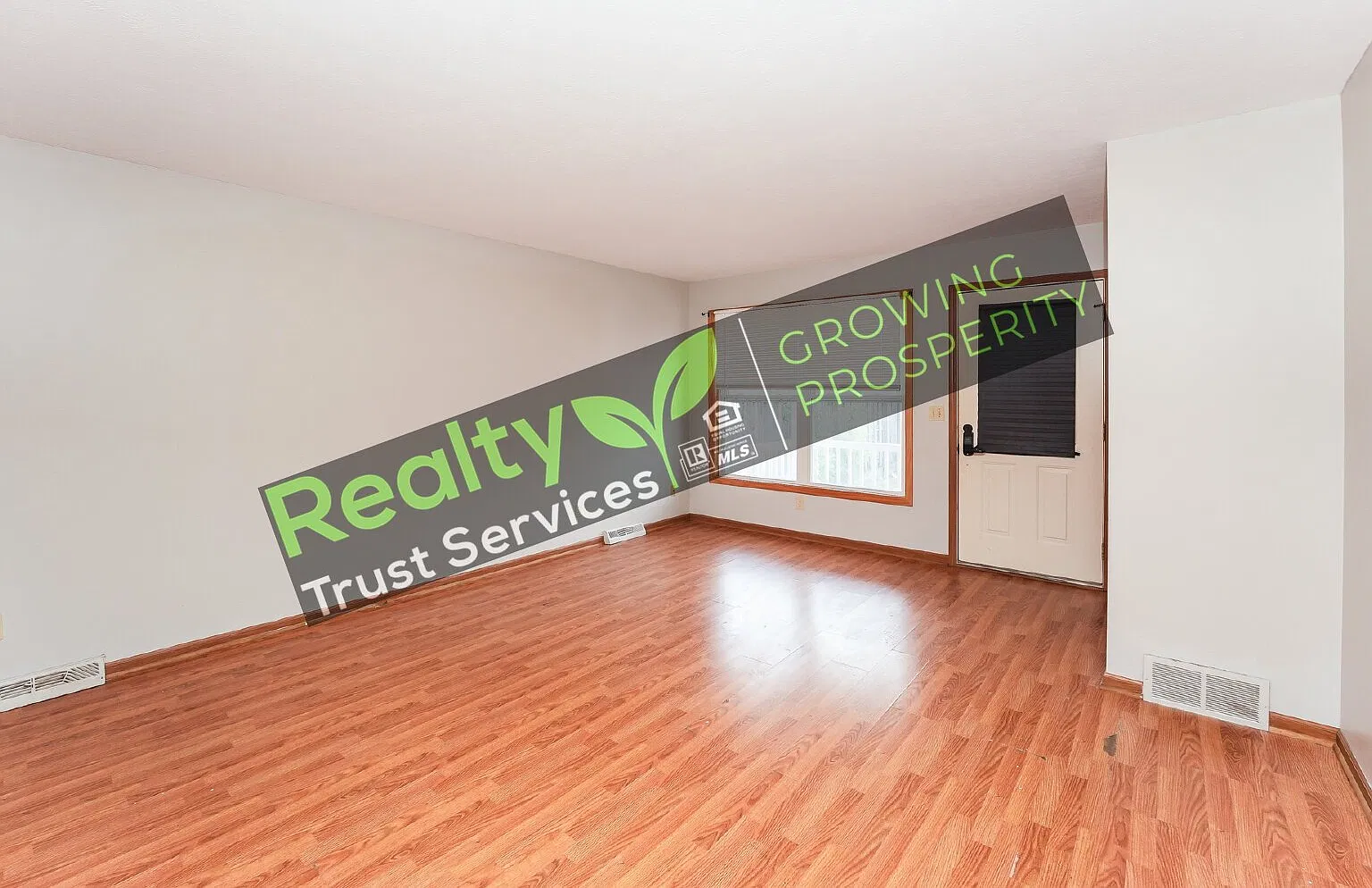 6505 Snow Rd Unit Rear Parma OH 44129 - 6503 Snow Rd. Front, Back, Parma — Photo 4