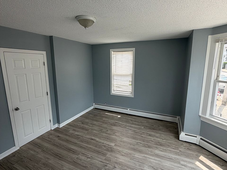 1st image of 654 3rd St #1