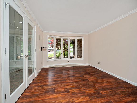 4th image of 1122 Pinehurst Dr