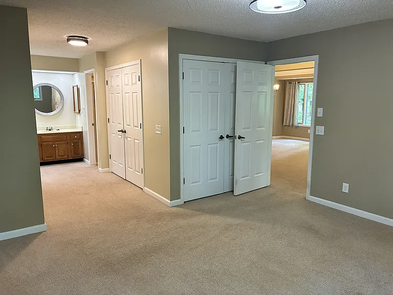 304 Live Oak Ln — Photo 11