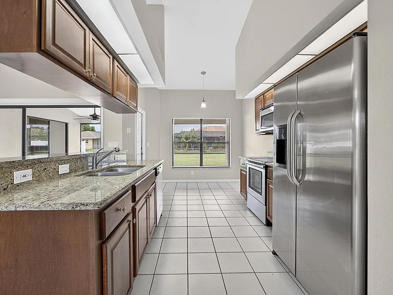 23245 Lehigh Ave — Photo 11
