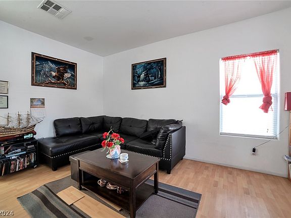 4th image of 5408 Bradford Pear Dr