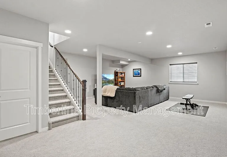 6348 Deco Dr — Photo 11