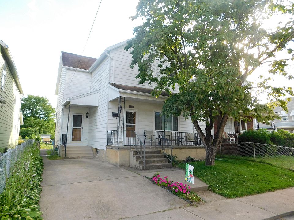 1st image of 216 Howard St
