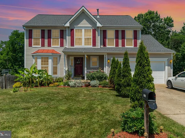 17616 Chisholm Ln, Dumfries, VA 22026