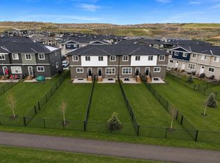 525 NE River Heights Dr #804, Cochrane, AB T4C3E3