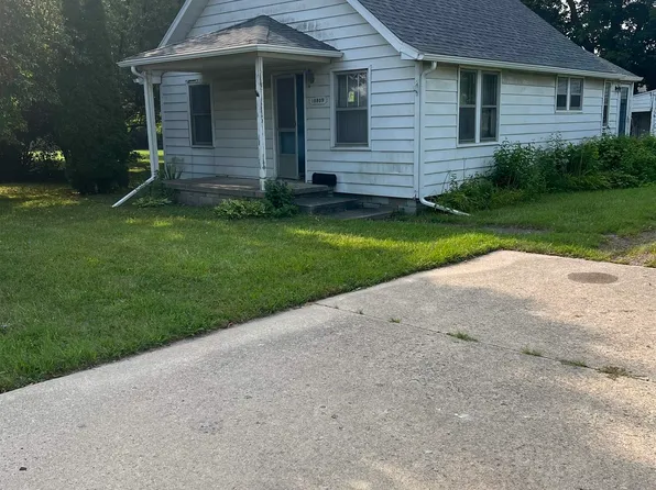 18809 Huron River Dr, Brownstown, MI 48173