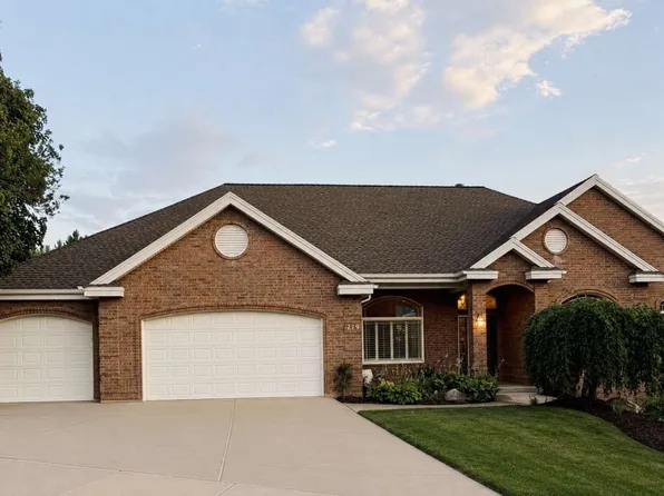 713 W Springwood Dr, Farmington, UT 84025