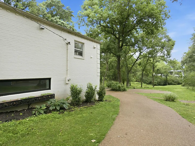 714 Davidson Rd — Photo 31
