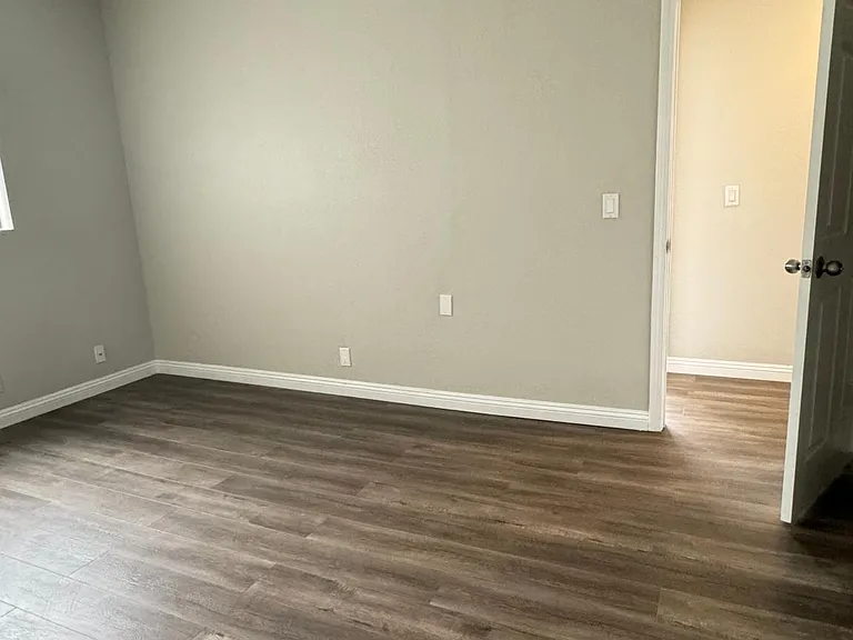 12303 Moorpark St #104 — Photo 9