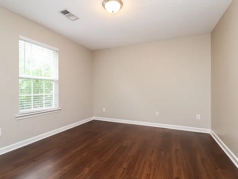 131 E Braxton Ln — Photo 15