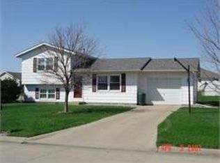 327 Aurora St, Boone, IA 50036