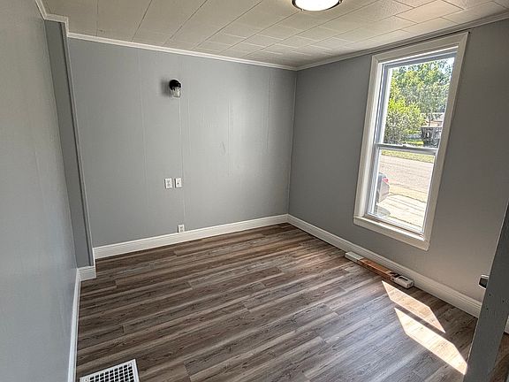 3rd image of 1738 Erie St S #1