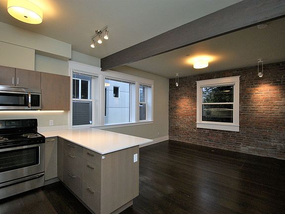 4th image of 1626 13th Ave Unit 206