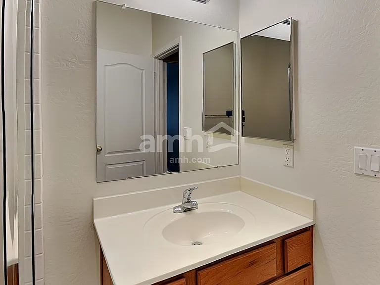 8940 W Olive Ave #140 — Photo 14