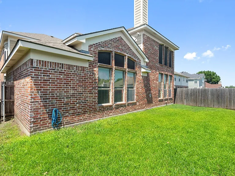 416 Cypress Hill Dr — Photo 22