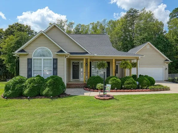 404 S Gretchin Ct, Roebuck, SC 29376