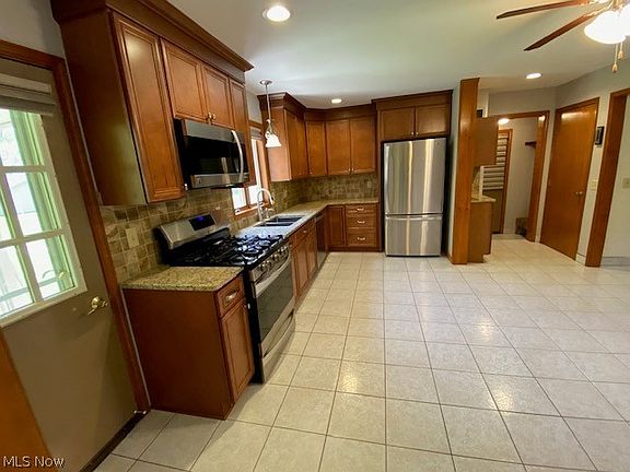 5th image of 2252 Wilson Ave NE