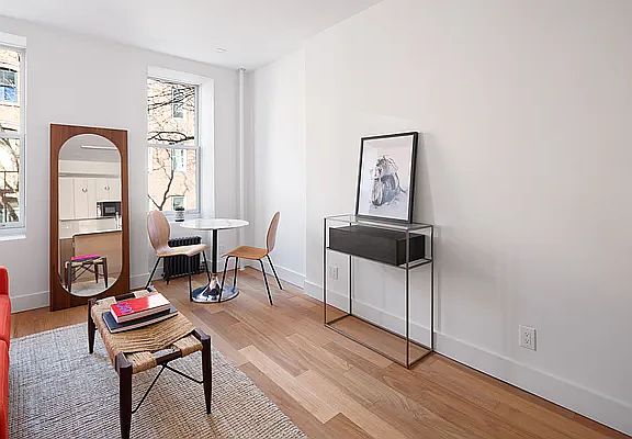 3rd image of 88 Charles St APT 2A