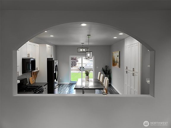 3rd image of 866 S 85th Street