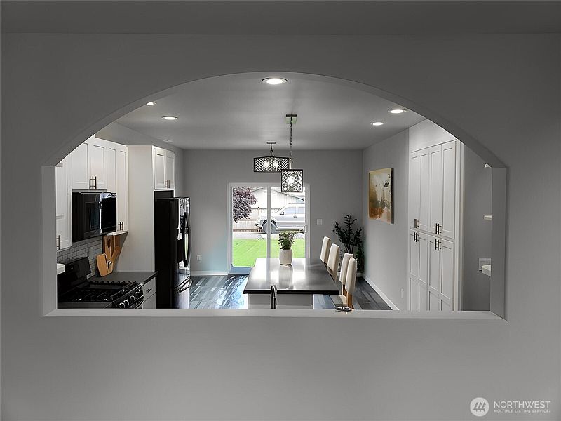3rd image of 866 S 85th Street