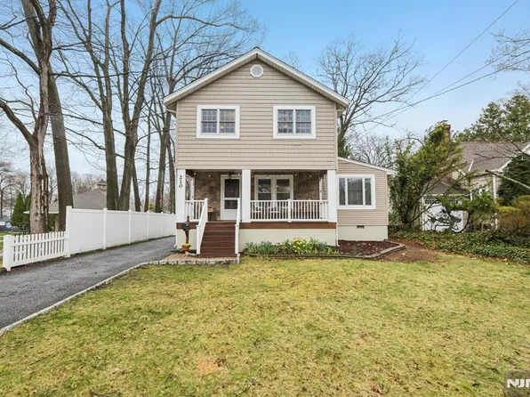 210 Webb Ave, River Edge, NJ 07661
