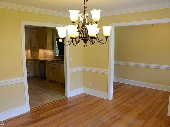 4th image of 7 Hillbright St