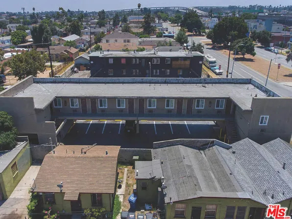 241 W 105th St, Los Angeles, CA 90003