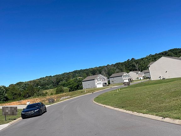 4th image of 5462 Calvert Ln