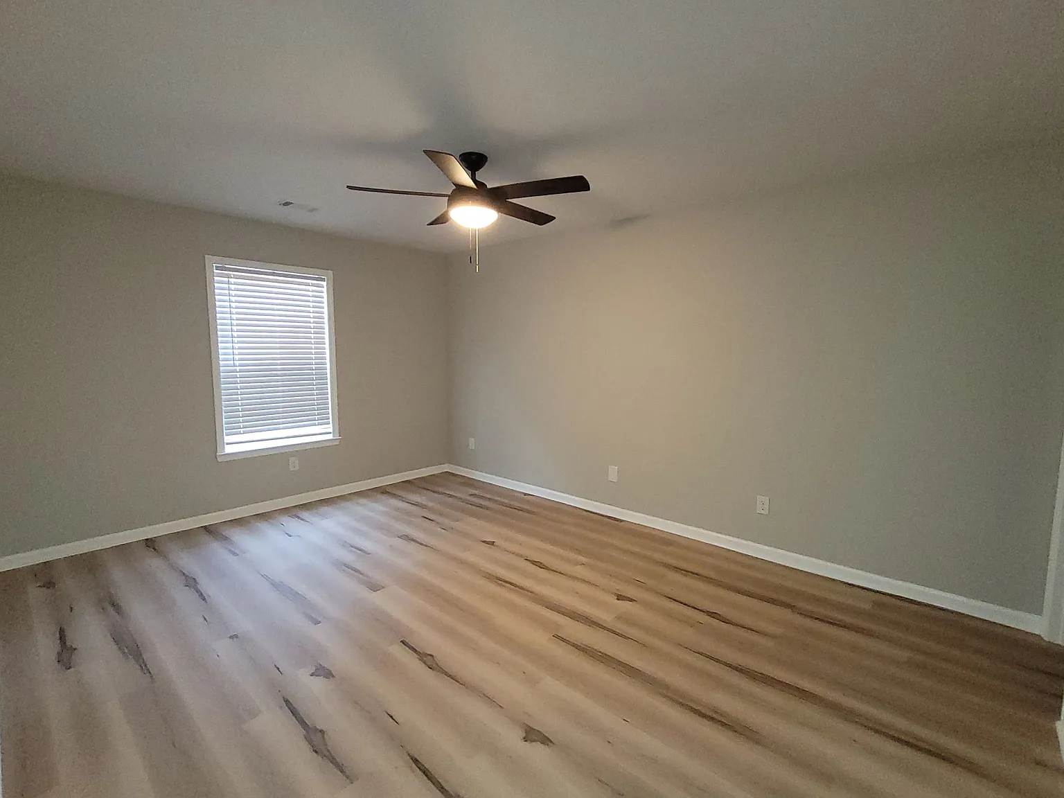 2 bed, 1096 sqft, $1,650 — Photo 4