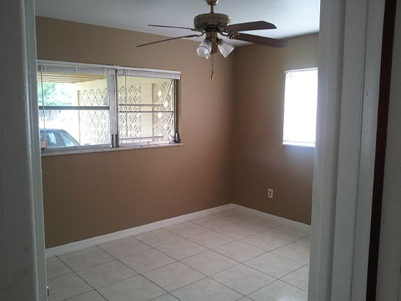 5th image of 932 Black Oak Ct