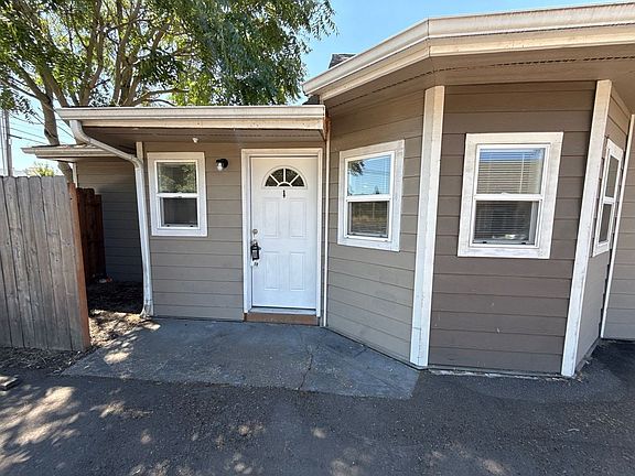 2nd image of 3355 Portland Rd NE #1
