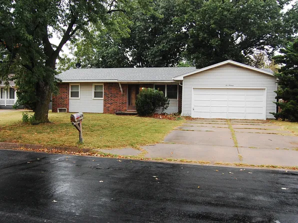 619 S Queen St, Maize, KS 67101