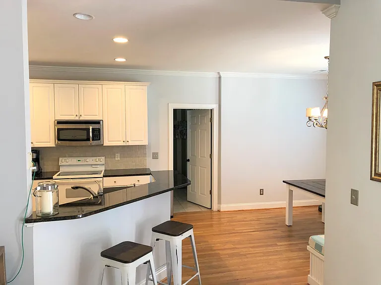 5016 Monck Ct — Photo 8