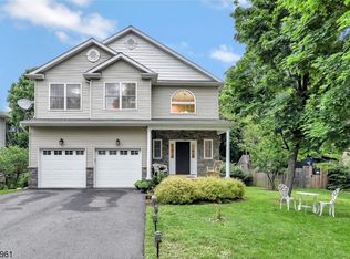 131 Chestnut St, Bridgewater, NJ 08807