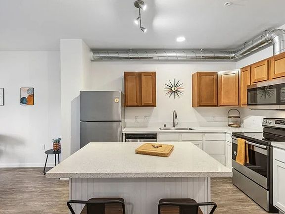 2nd image of 725-755 Wilson St #207B