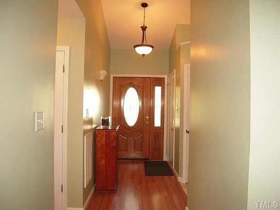 2nd image of 6 Ringwood Ct